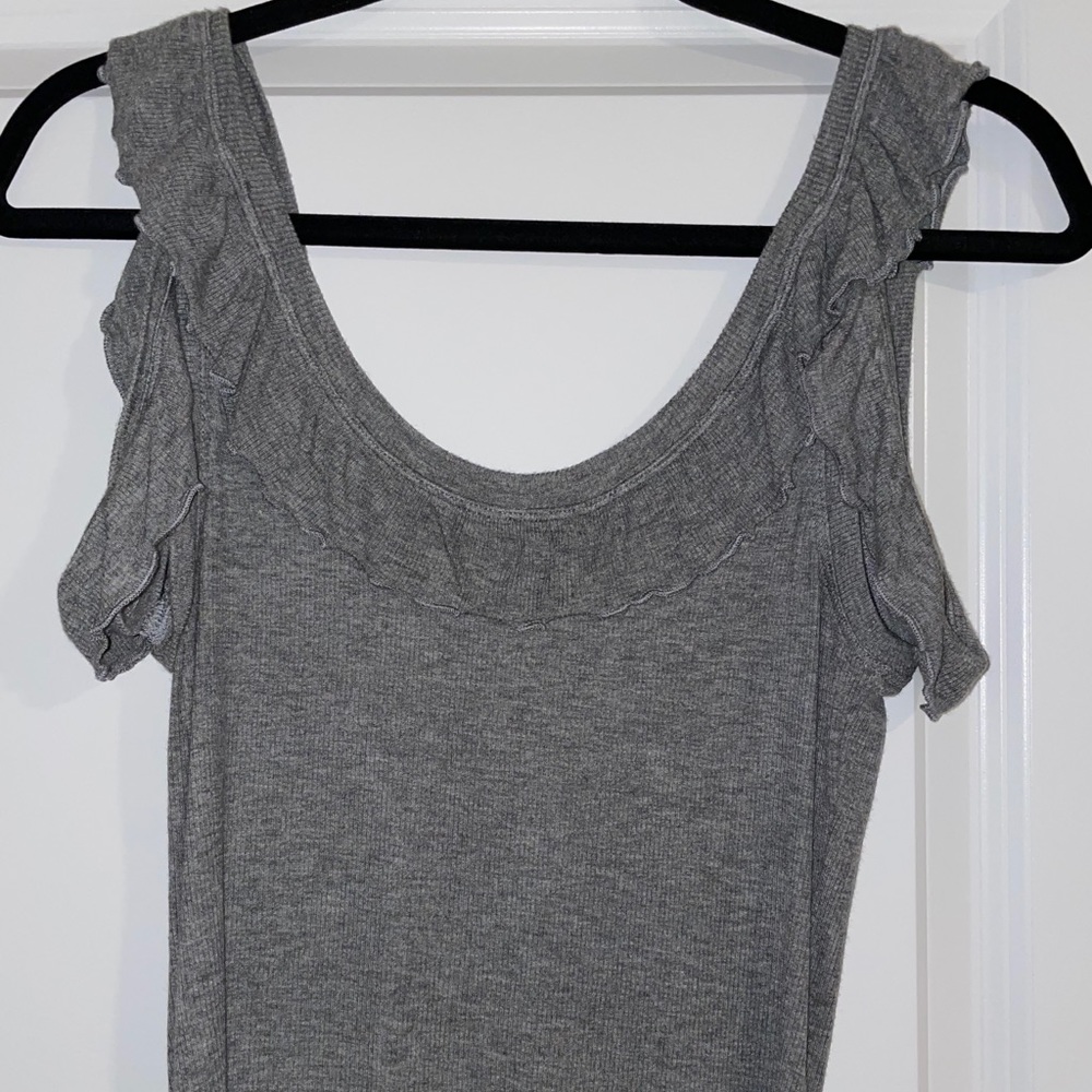 BCBG grey top